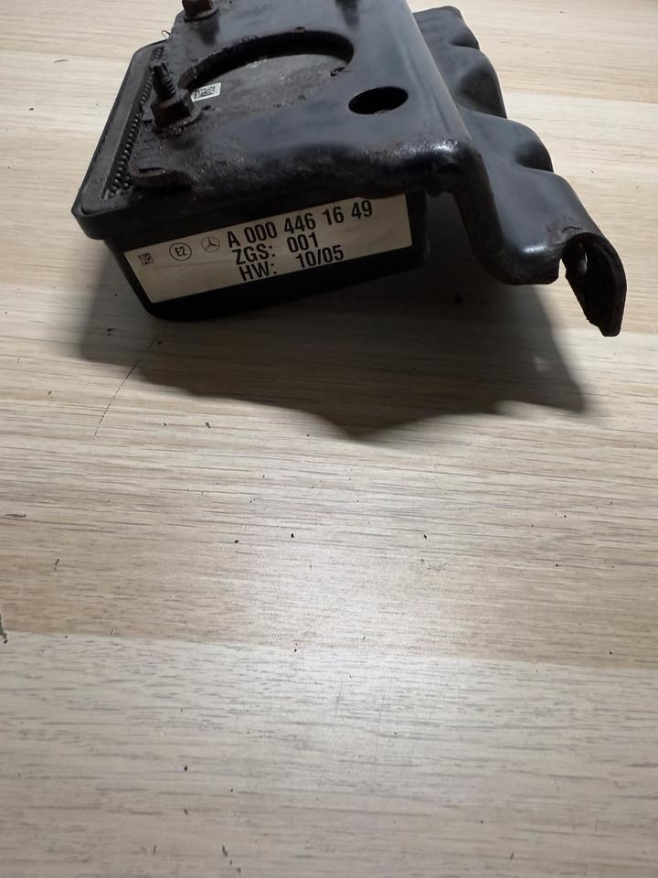 Mercedes Actros MP4 Radarsensor A0004461649 - Sensor for Lastebil: bilde 3 Mercedes Actros MP4 Radarsensor A0004461649 - Sensor for Lastebil: bilde 3