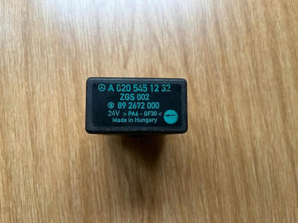 Mercedes Atego Blinkermodul Relais Steuergerät A0205451232 - Styreenhet for Lastebil: bilde 1 Mercedes Atego Blinkermodul Relais Steuergerät A0205451232 - Styreenhet for Lastebil: bilde 1