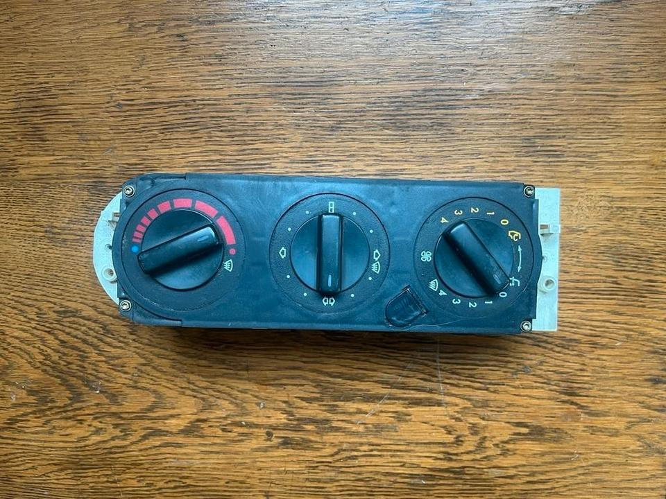 Mercedes Atego Klimabedienteil Heizungsbedienung A0004460728 - Elektrisk system for Lastebil: bilde 1 Mercedes Atego Klimabedienteil Heizungsbedienung A0004460728 - Elektrisk system for Lastebil: bilde 1