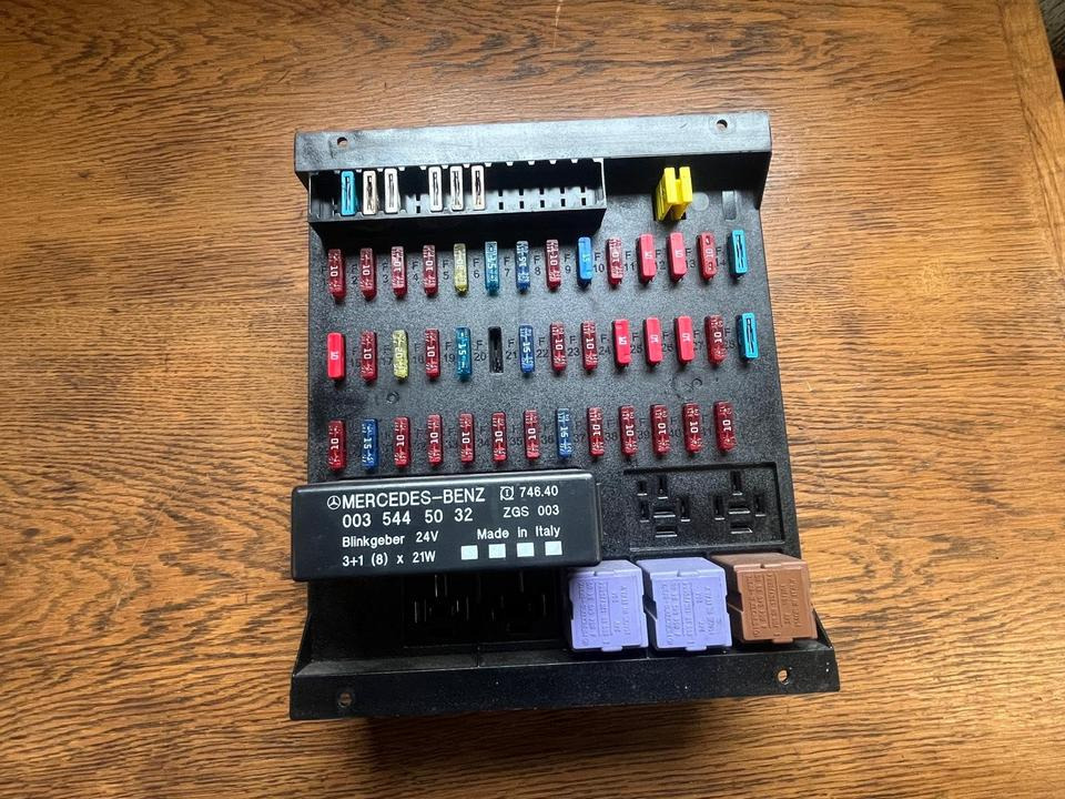 Mercedes Atego Sicherungskasten (Zentralelektrik) A0015433115 - Sikring for Lastebil: bilde 1 Mercedes Atego Sicherungskasten (Zentralelektrik) A0015433115 - Sikring for Lastebil: bilde 1