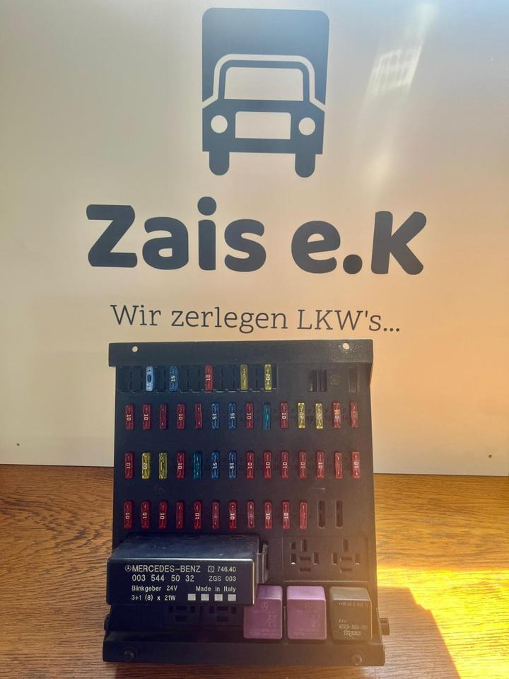 Mercedes Atego Sicherungskasten (Zentralelektrik) A0015433615 - Sikring for Lastebil: bilde 1 Mercedes Atego Sicherungskasten (Zentralelektrik) A0015433615 - Sikring for Lastebil: bilde 1