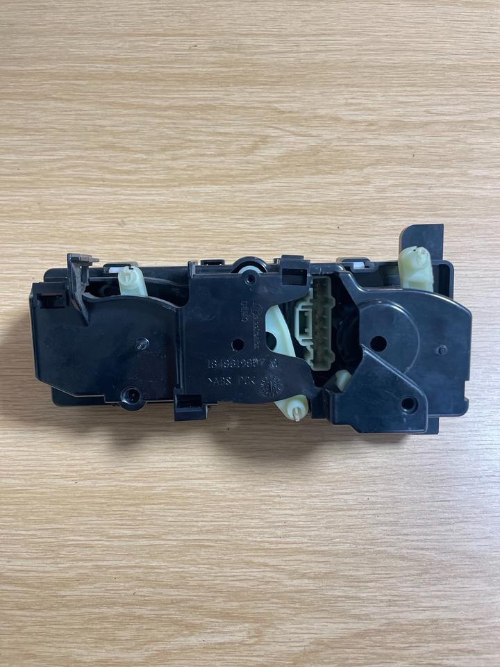 Mercedes-Benz axor atego heizungsbedienung A9408200097 - Varme/ Ventilasjon for Lastebil: bilde 3 Mercedes-Benz axor atego heizungsbedienung A9408200097 - Varme/ Ventilasjon for Lastebil: bilde 3