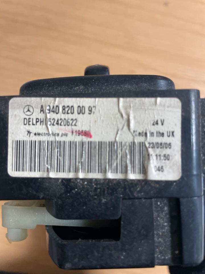 Mercedes-Benz axor atego heizungsbedienung A9408200097 - Varme/ Ventilasjon for Lastebil: bilde 2 Mercedes-Benz axor atego heizungsbedienung A9408200097 - Varme/ Ventilasjon for Lastebil: bilde 2