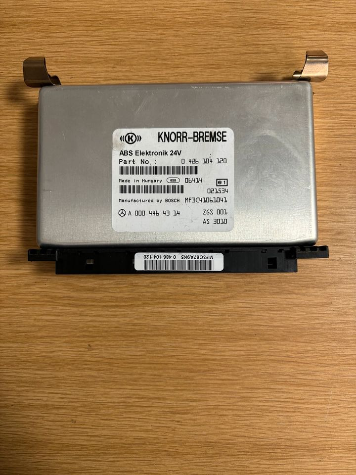 Mercedes KNORR BREMSE ABS Elektronik Steuergerät A0004464314 - Styreenhet for Lastebil: bilde 1 Mercedes KNORR BREMSE ABS Elektronik Steuergerät A0004464314 - Styreenhet for Lastebil: bilde 1