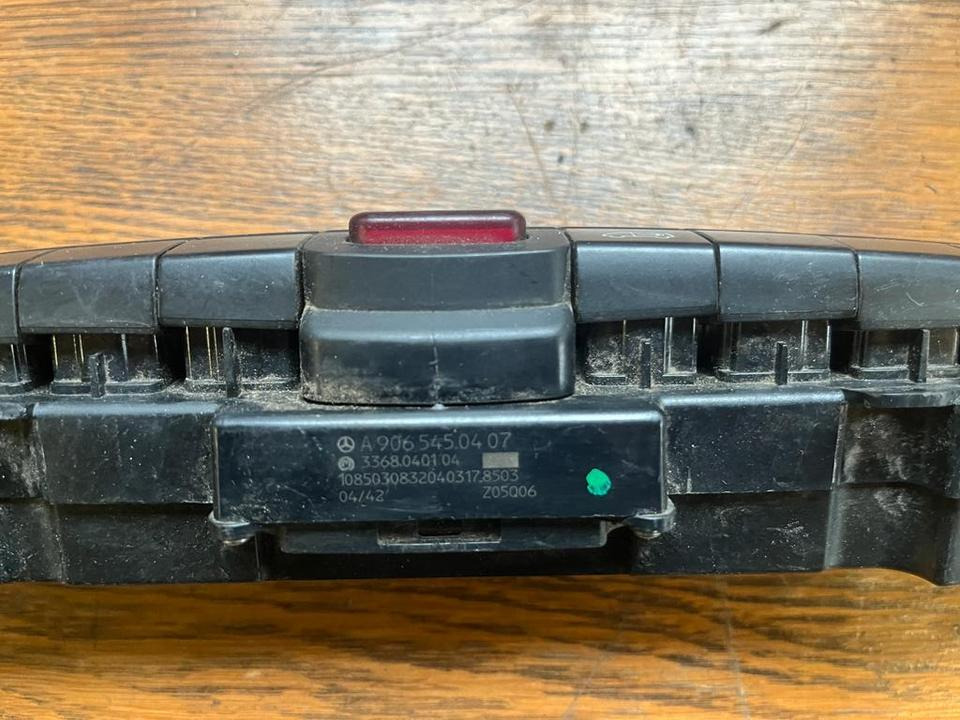 Mercedes Sprinter Warnblinkanlage Schalter A9065450407 - Elektrisk system for Lastebil: bilde 2 Mercedes Sprinter Warnblinkanlage Schalter A9065450407 - Elektrisk system for Lastebil: bilde 2