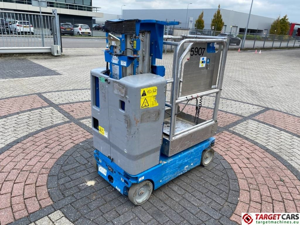 Genie GR15 RunAbout Electric Vertical Mast Lift 652cm - Mastlift: bilde 3 Genie GR15 RunAbout Electric Vertical Mast Lift 652cm - Mastlift: bilde 3