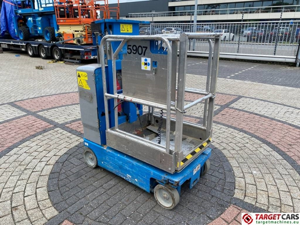 Genie GR15 RunAbout Electric Vertical Mast Lift 652cm - Mastlift: bilde 2 Genie GR15 RunAbout Electric Vertical Mast Lift 652cm - Mastlift: bilde 2