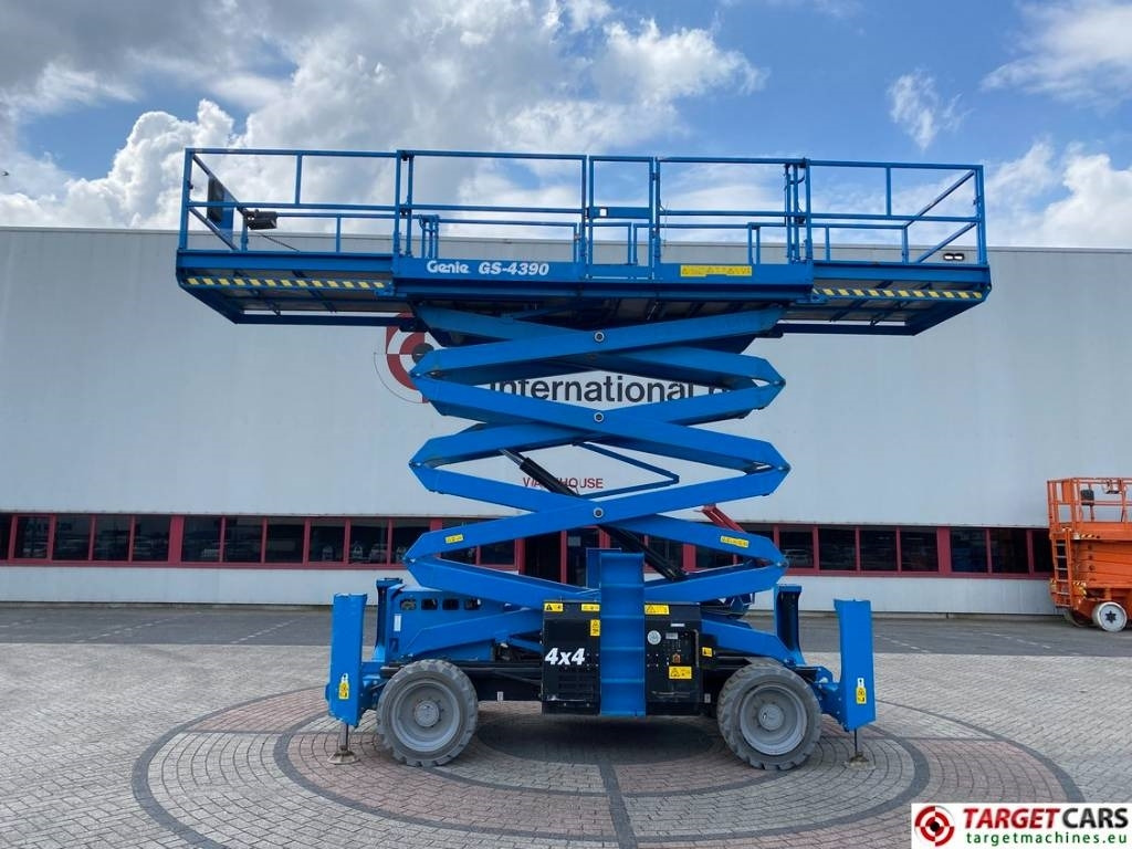 Sakselift Genie GS-4390 RT LPG 4x4 Scissor Work Lift 1511cm: bilde 6