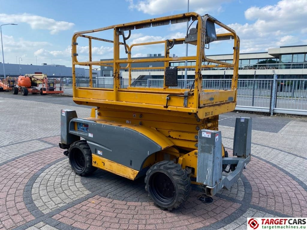 Haulotte Compact 12DX Diesel 4x4 Scissor Work Lift 1206cm - Sakselift: bilde 2 Haulotte Compact 12DX Diesel 4x4 Scissor Work Lift 1206cm - Sakselift: bilde 2