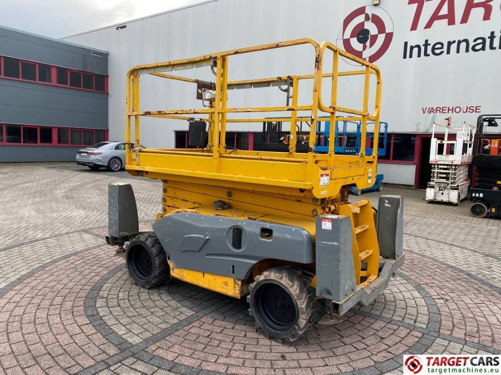 Haulotte Compact 12DX Diesel 4x4 Scissor Work Lift 1206cm - Sakselift: bilde 4 Haulotte Compact 12DX Diesel 4x4 Scissor Work Lift 1206cm - Sakselift: bilde 4