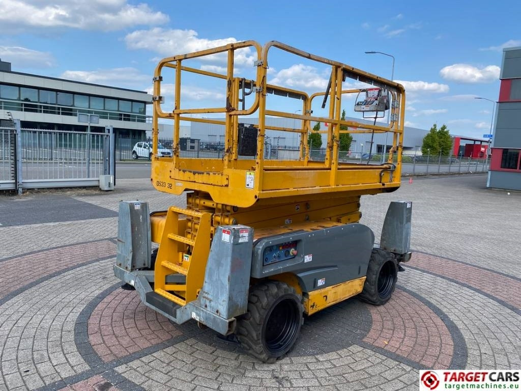Haulotte Compact 12DX Diesel 4x4 Scissor Work Lift 1206cm - Sakselift: bilde 3 Haulotte Compact 12DX Diesel 4x4 Scissor Work Lift 1206cm - Sakselift: bilde 3