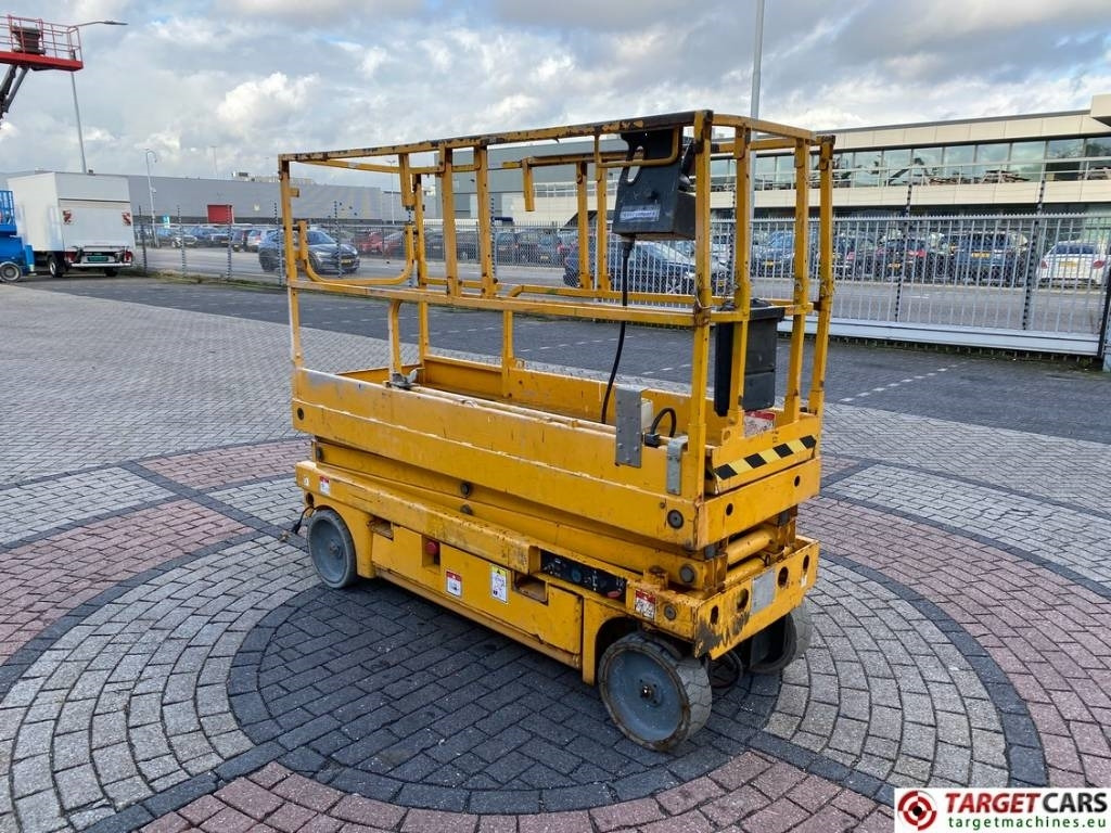 Haulotte Compact 8 Elecftric Scissor Work Lift 818cm - Sakselift: bilde 2 Haulotte Compact 8 Elecftric Scissor Work Lift 818cm - Sakselift: bilde 2