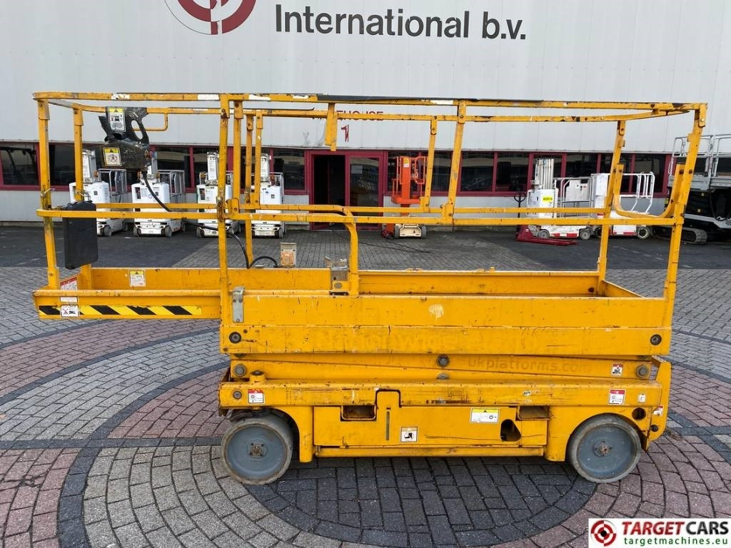 Haulotte Compact 8 Elecftric Scissor Work Lift 818cm - Sakselift: bilde 5 Haulotte Compact 8 Elecftric Scissor Work Lift 818cm - Sakselift: bilde 5