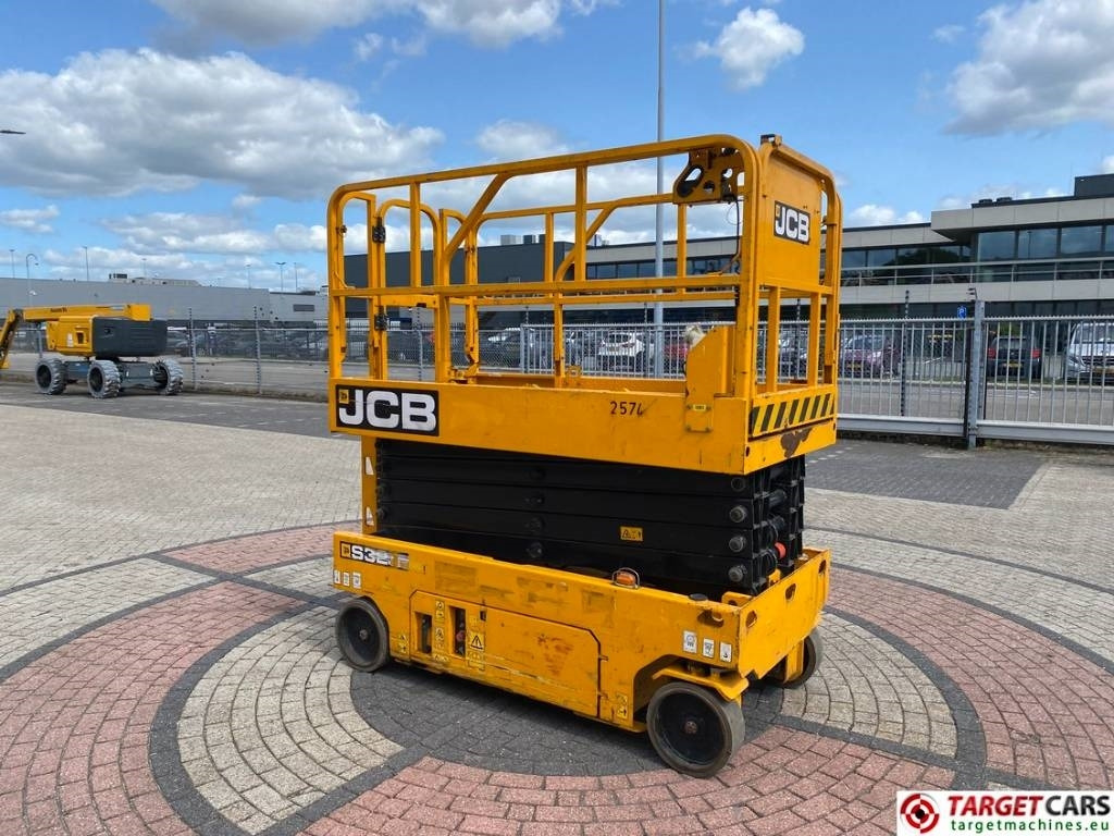 JCB S3246E Electric Scissor Work Lift 1200cm - Sakselift: bilde 2 JCB S3246E Electric Scissor Work Lift 1200cm - Sakselift: bilde 2