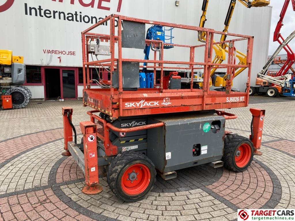 SkyJack SJ6826 RT Diesel 4x4 Scissor Work Lift 992cm - Sakselift: bilde 1 SkyJack SJ6826 RT Diesel 4x4 Scissor Work Lift 992cm - Sakselift: bilde 1