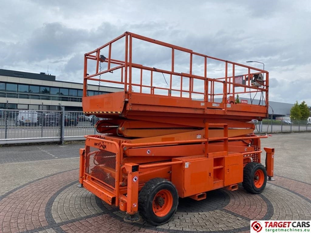 SkyJack SJ9250 RT Diesel 4x4 Scissor Work Lift 1720cm - Sakselift: bilde 3 SkyJack SJ9250 RT Diesel 4x4 Scissor Work Lift 1720cm - Sakselift: bilde 3