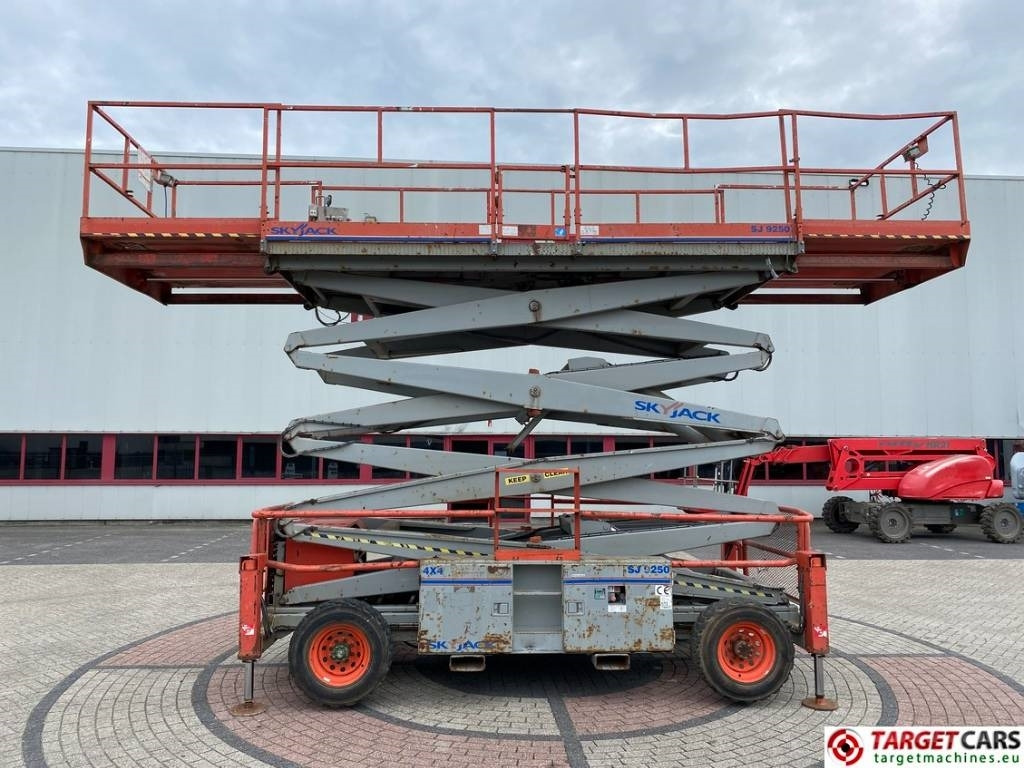 SkyJack SJ9250 RT Diesel Scissor Work Lift 1720cm - Sakselift: bilde 5 SkyJack SJ9250 RT Diesel Scissor Work Lift 1720cm - Sakselift: bilde 5