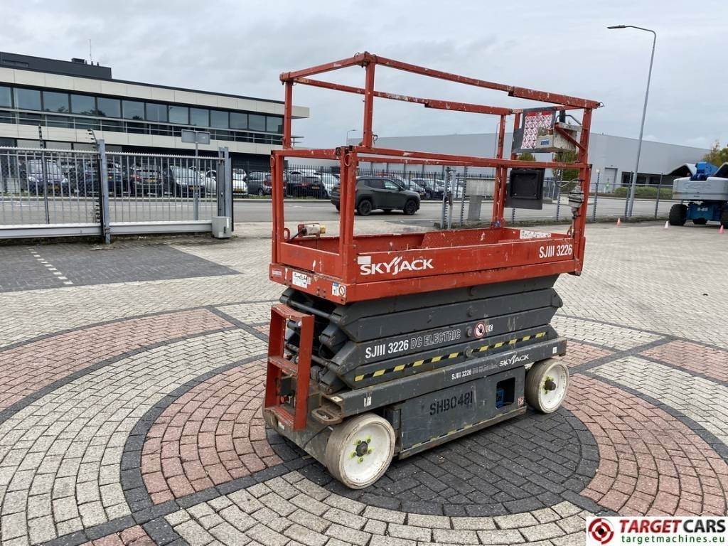 SkyJack SJIII-3226 Electric Scissor Work Lift 990cm - Sakselift: bilde 3 SkyJack SJIII-3226 Electric Scissor Work Lift 990cm - Sakselift: bilde 3