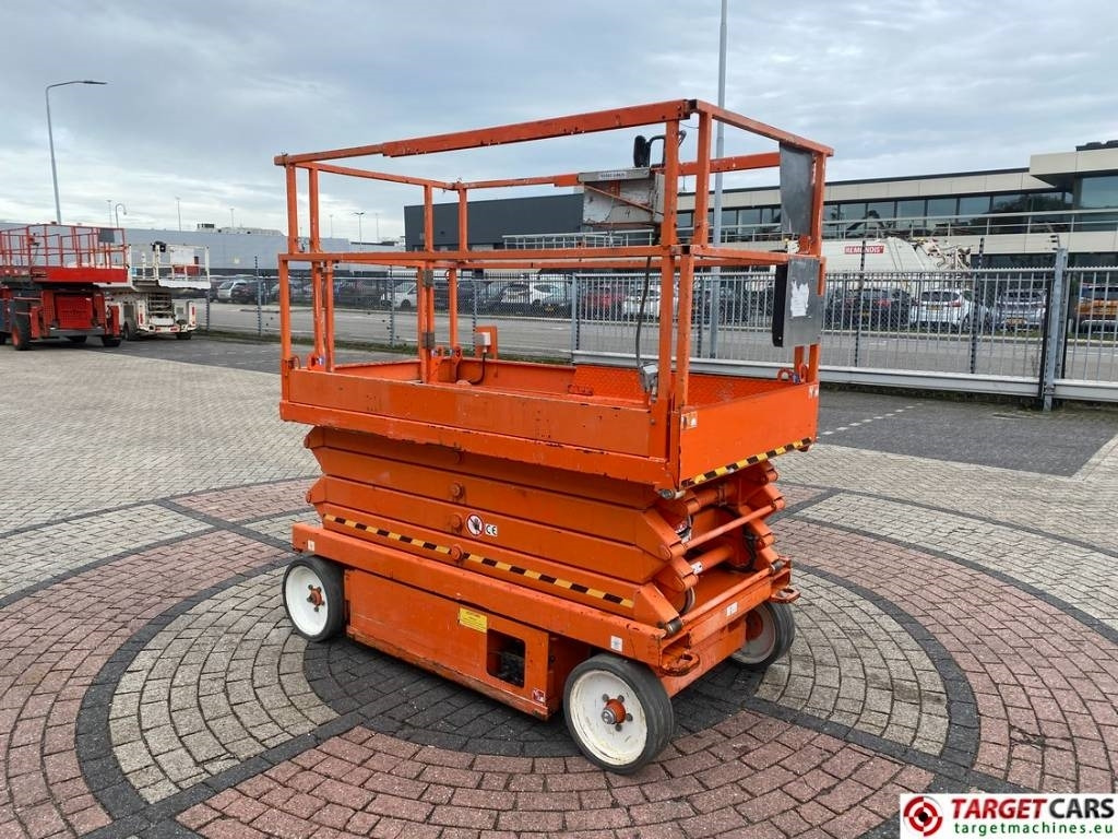 SkyJack SJIII-4626 Electric 4626 Scissor Work Lift 990cm - Sakselift: bilde 2 SkyJack SJIII-4626 Electric 4626 Scissor Work Lift 990cm - Sakselift: bilde 2