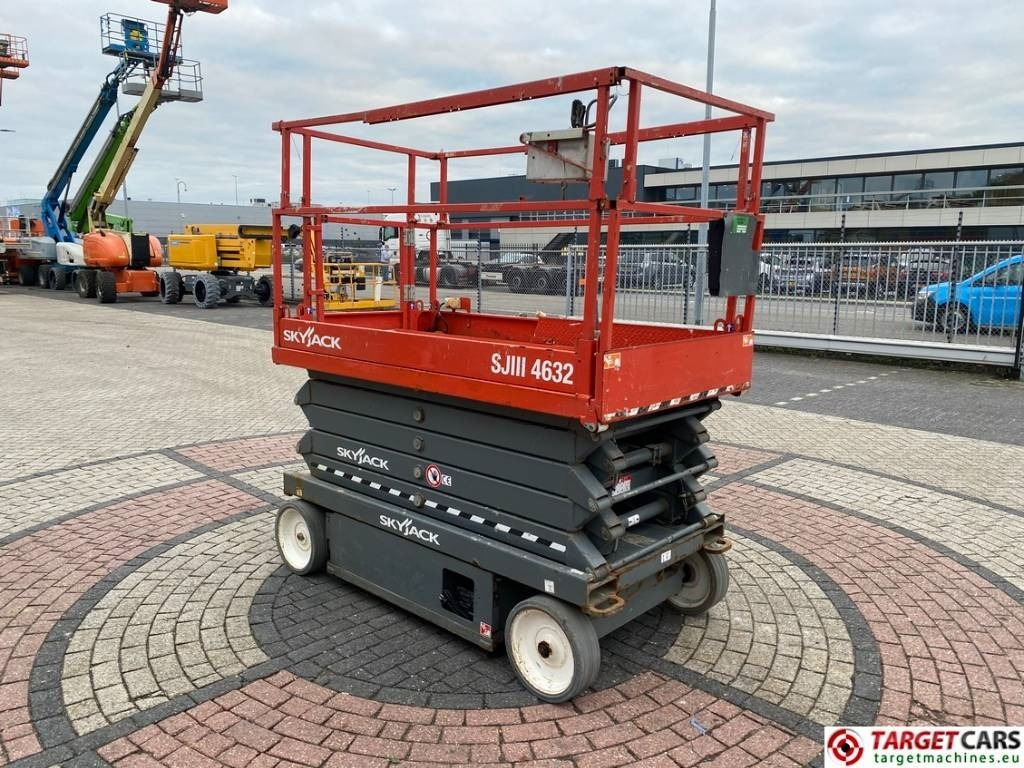 SkyJack SJIII-4632 Electric 4632 Scissor Work Lift 1170cm  - Sakselift: bilde 2 SkyJack SJIII-4632 Electric 4632 Scissor Work Lift 1170cm  - Sakselift: bilde 2