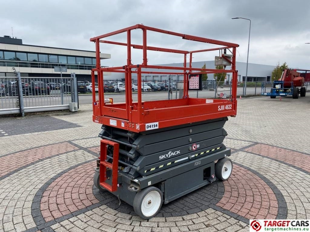 SkyJack SJIII-4632 Electric 4632 Scissor Work Lift 1170cm - Sakselift: bilde 3 SkyJack SJIII-4632 Electric 4632 Scissor Work Lift 1170cm - Sakselift: bilde 3