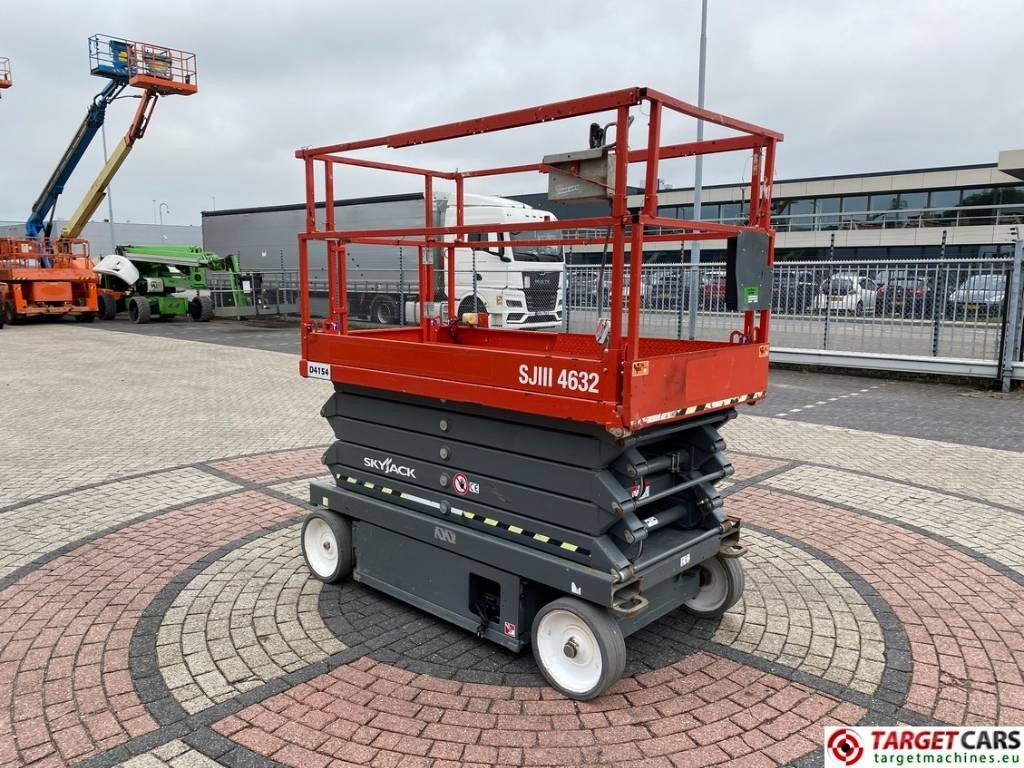 SkyJack SJIII-4632 Electric 4632 Scissor Work Lift 1170cm - Sakselift: bilde 2 SkyJack SJIII-4632 Electric 4632 Scissor Work Lift 1170cm - Sakselift: bilde 2