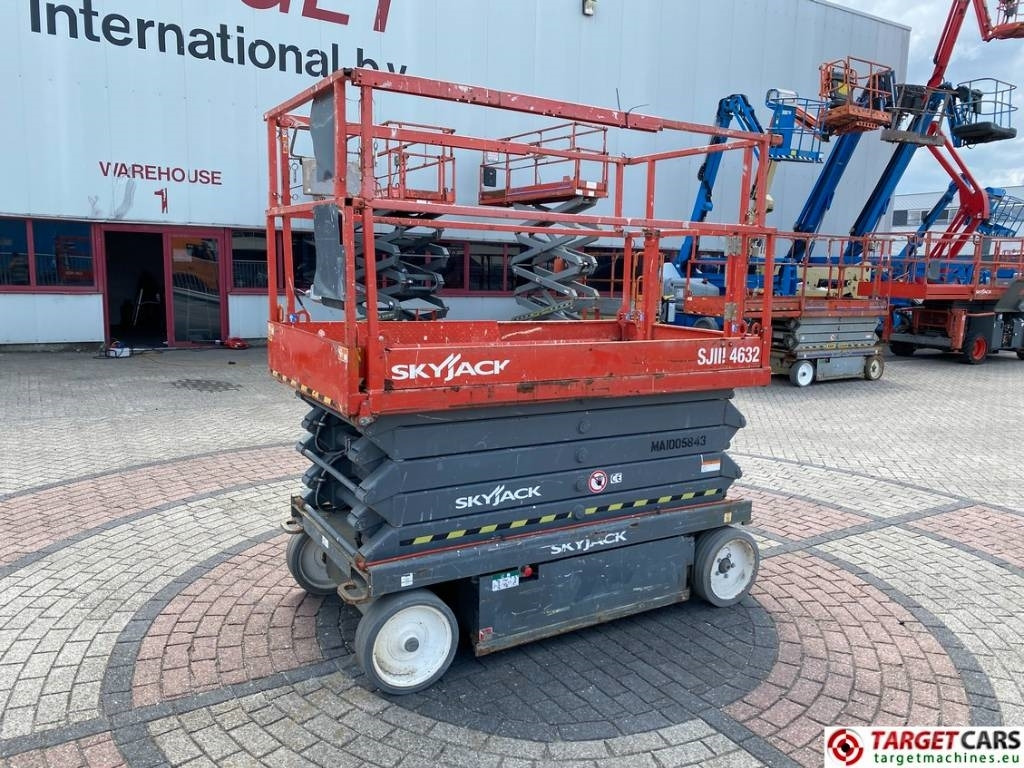 SkyJack SJIII-4632 Electric 4632 Scissor Work Lift 1170cm - Sakselift: bilde 1 SkyJack SJIII-4632 Electric 4632 Scissor Work Lift 1170cm - Sakselift: bilde 1
