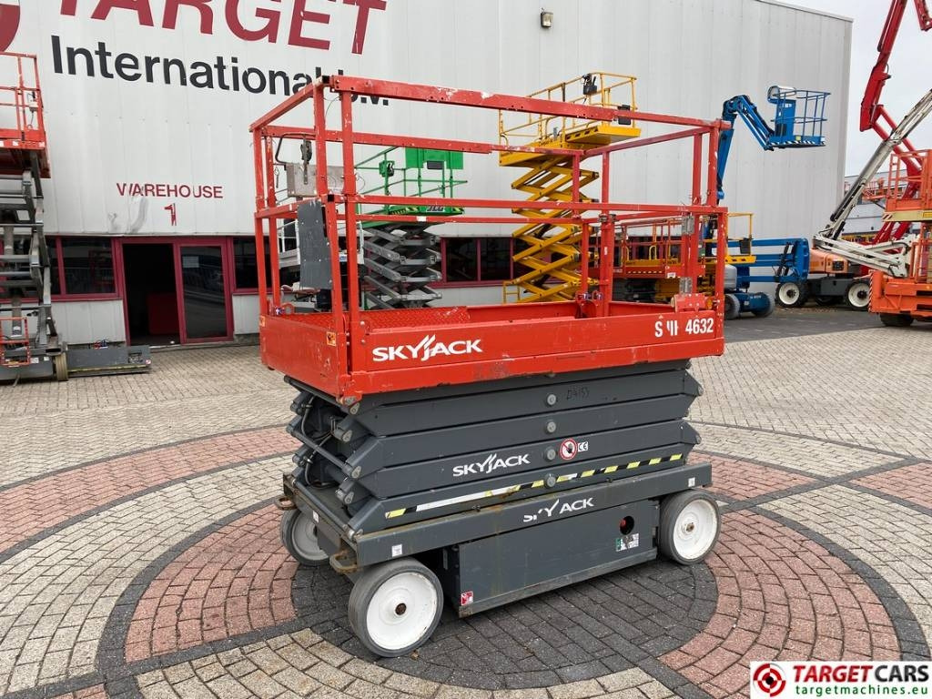 SkyJack SJIII-4632 Electric 4632 Scissor Work Lift 1170cm - Sakselift: bilde 1 SkyJack SJIII-4632 Electric 4632 Scissor Work Lift 1170cm - Sakselift: bilde 1