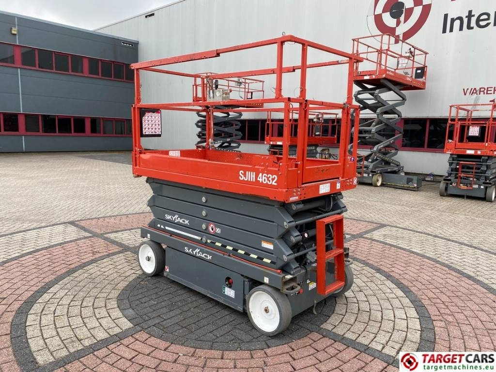 SkyJack SJIII-4632 Electric 4632 Scissor Work Lift 1170cm - Sakselift: bilde 4 SkyJack SJIII-4632 Electric 4632 Scissor Work Lift 1170cm - Sakselift: bilde 4