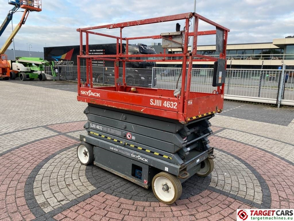SkyJack SJIII-4632 Electric 4632 Scissor Work Lift 1170cm  - Sakselift: bilde 2 SkyJack SJIII-4632 Electric 4632 Scissor Work Lift 1170cm  - Sakselift: bilde 2