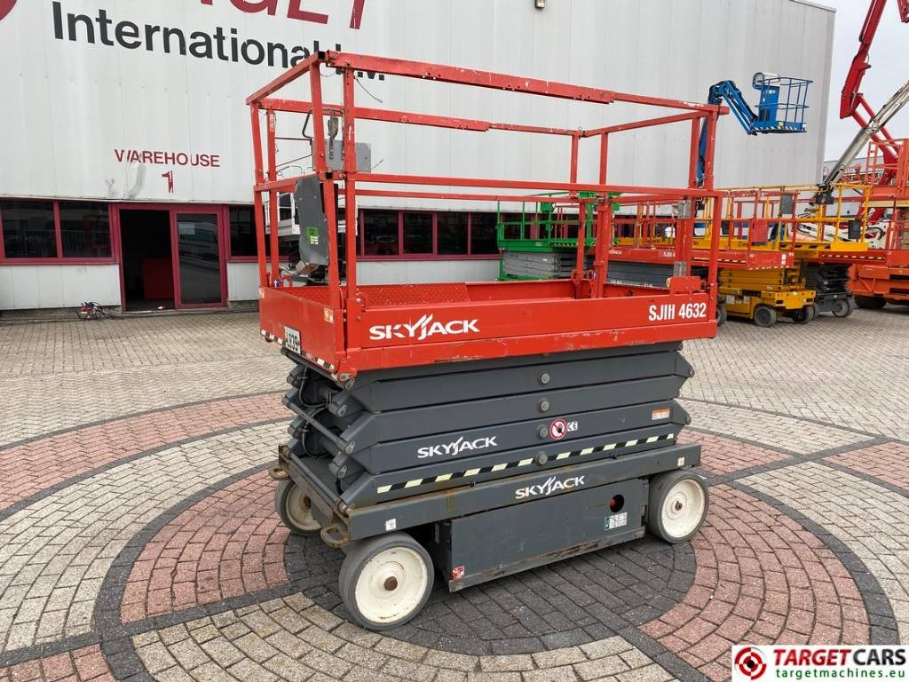 SkyJack SJIII-4632 Electric 4632 Scissor Work lift 1170cm - Sakselift: bilde 1 SkyJack SJIII-4632 Electric 4632 Scissor Work lift 1170cm - Sakselift: bilde 1