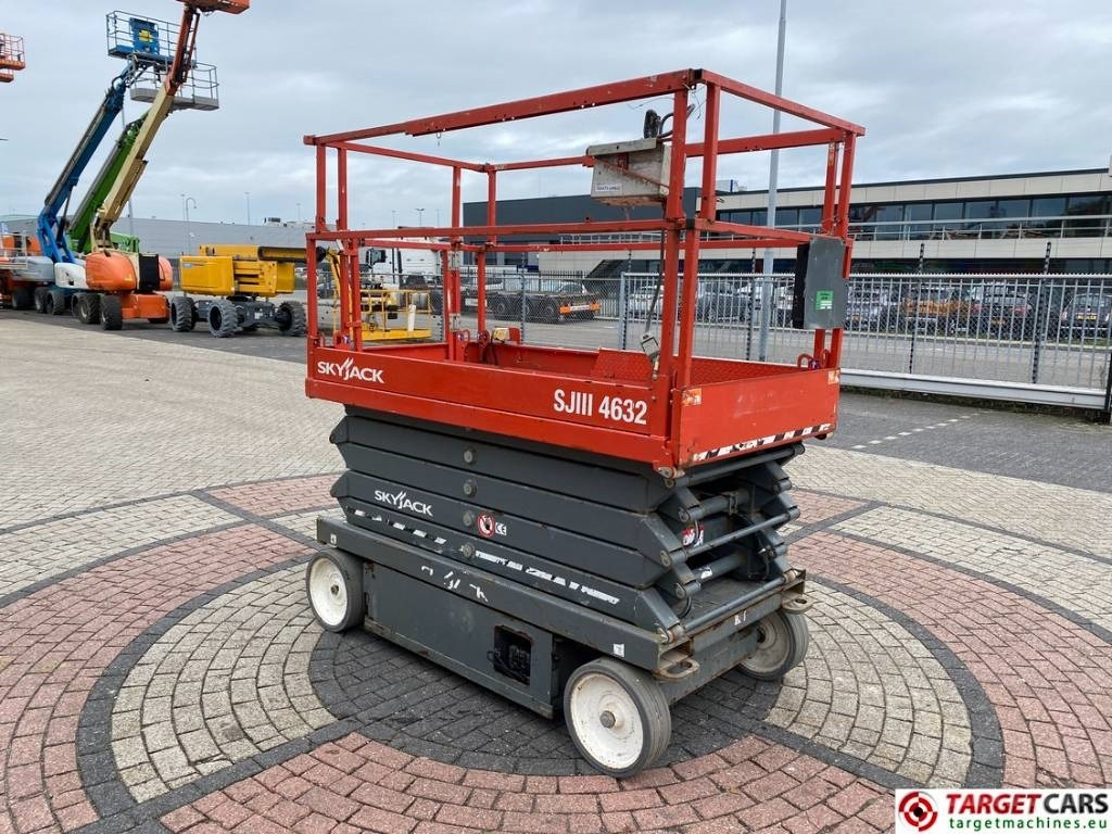SkyJack SJIII-4632 Electric Scissor Work Lift 1170cm  - Sakselift: bilde 2 SkyJack SJIII-4632 Electric Scissor Work Lift 1170cm  - Sakselift: bilde 2