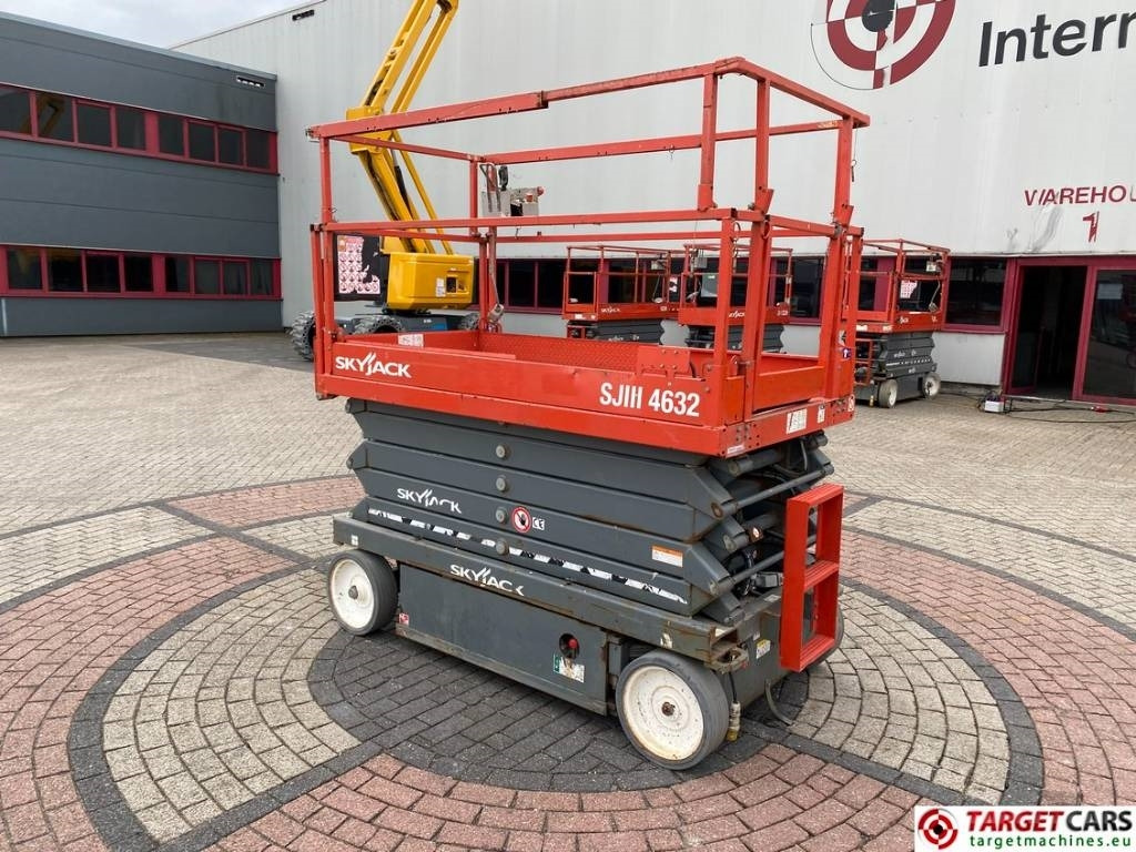 SkyJack SJIII-4632 Electric Scissor Work Lift 1170cm  - Sakselift: bilde 4 SkyJack SJIII-4632 Electric Scissor Work Lift 1170cm  - Sakselift: bilde 4