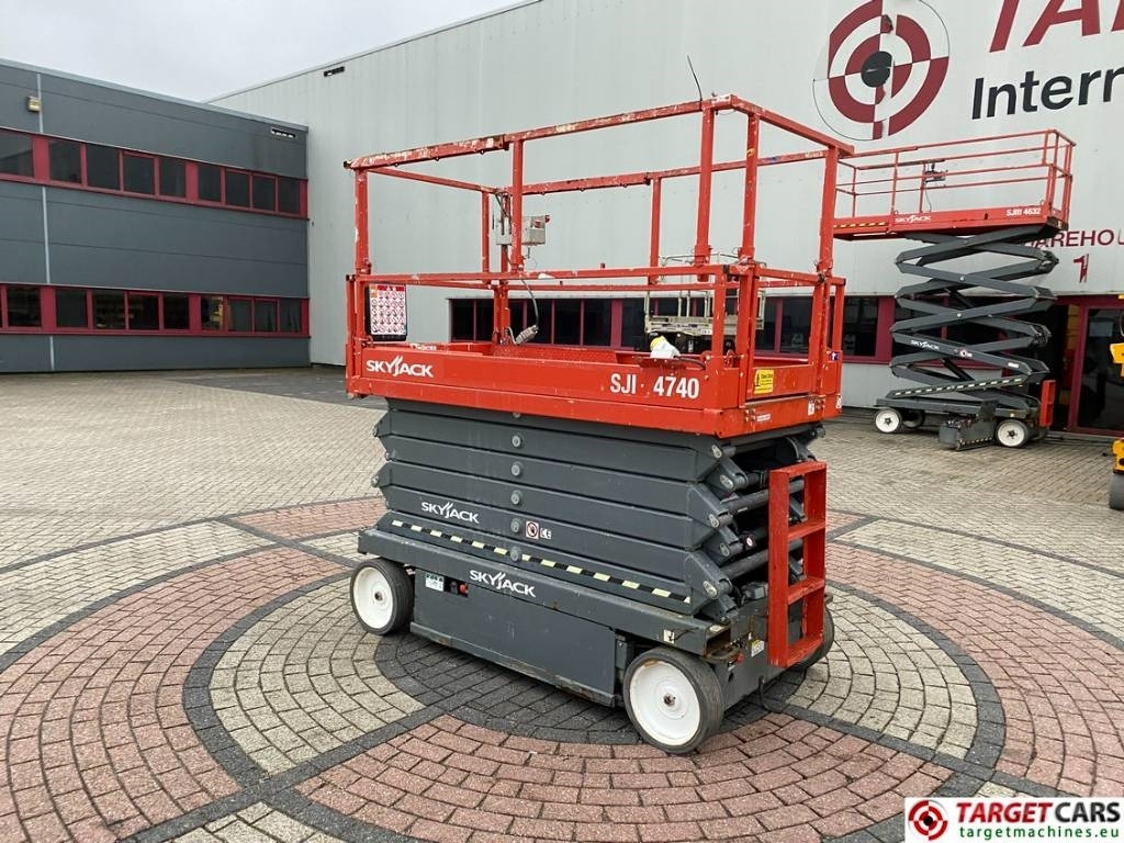 SkyJack SJIII-4740 Electric 4740 Scissor Work Lift 1380cm - Sakselift: bilde 4 SkyJack SJIII-4740 Electric 4740 Scissor Work Lift 1380cm - Sakselift: bilde 4