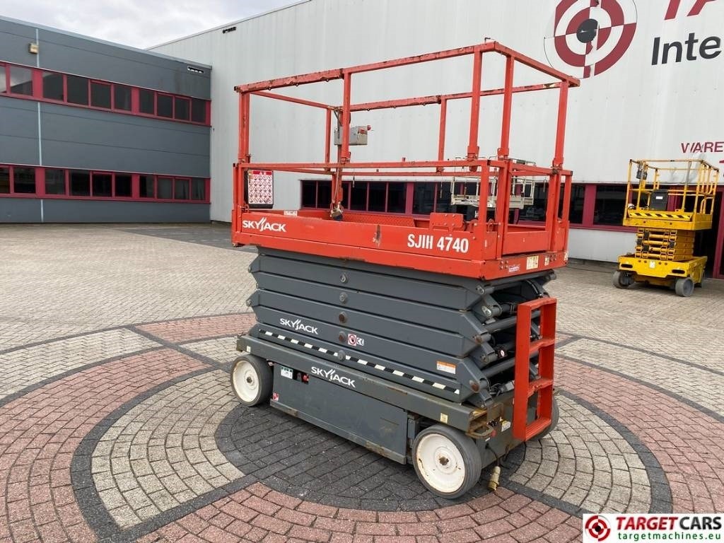 SkyJack SJIII-4740 Electric 4740 Scissor Work Lift 1380cm - Sakselift: bilde 4 SkyJack SJIII-4740 Electric 4740 Scissor Work Lift 1380cm - Sakselift: bilde 4