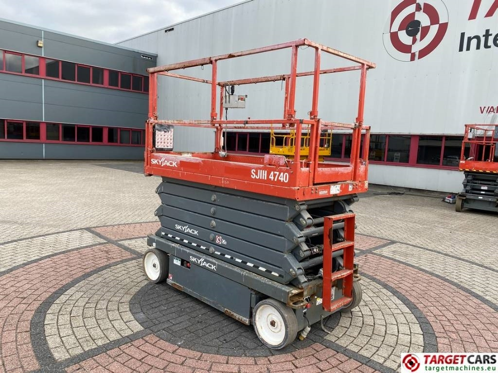SkyJack SJIII-4740 Electric 4740 Scissor Work Lift 1380cm - Sakselift: bilde 4 SkyJack SJIII-4740 Electric 4740 Scissor Work Lift 1380cm - Sakselift: bilde 4