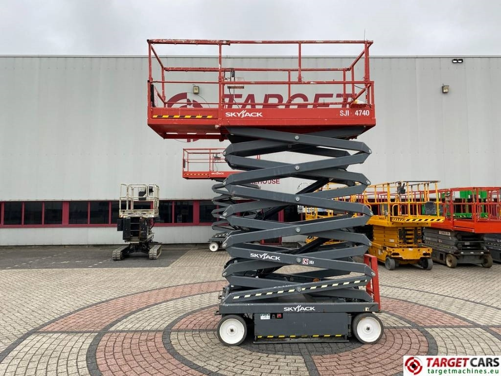 SkyJack SJIII-4740 Electric 4740 Scissor Work Lift 1380cm - Sakselift: bilde 5 SkyJack SJIII-4740 Electric 4740 Scissor Work Lift 1380cm - Sakselift: bilde 5