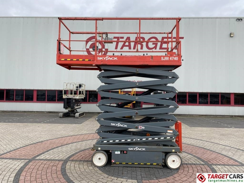 SkyJack SJIII-4740 Electric 4740 Scissor Work Lift 1380cm - Sakselift: bilde 5 SkyJack SJIII-4740 Electric 4740 Scissor Work Lift 1380cm - Sakselift: bilde 5