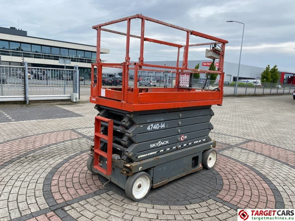 SkyJack SJIII-4740 Electric Scissor Work Lift 1380cm - Sakselift: bilde 3 SkyJack SJIII-4740 Electric Scissor Work Lift 1380cm - Sakselift: bilde 3