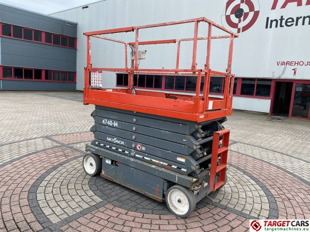 SkyJack SJIII-4740 Electric Scissor Work Lift 1380cm - Sakselift: bilde 4 SkyJack SJIII-4740 Electric Scissor Work Lift 1380cm - Sakselift: bilde 4