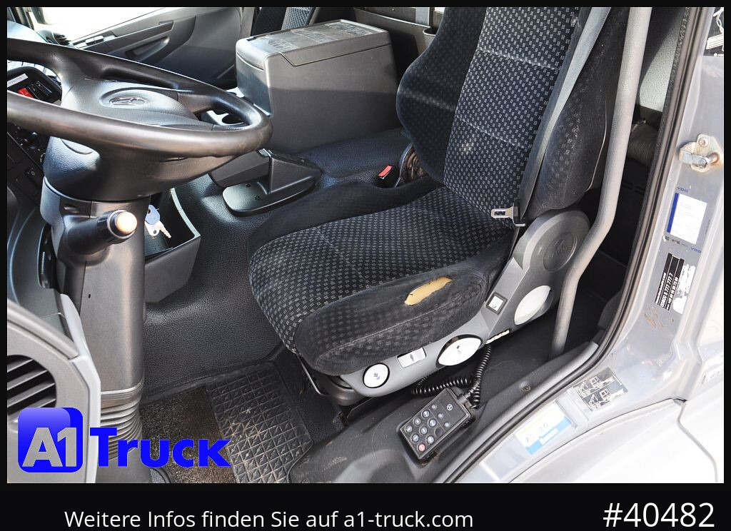 MERCEDES-BENZ 1824 LL Carrier 950 Mt, 3 Kammern, Automatik - Lastebil med kjøl: bilde 4 MERCEDES-BENZ 1824 LL Carrier 950 Mt, 3 Kammern, Automatik - Lastebil med kjøl: bilde 4