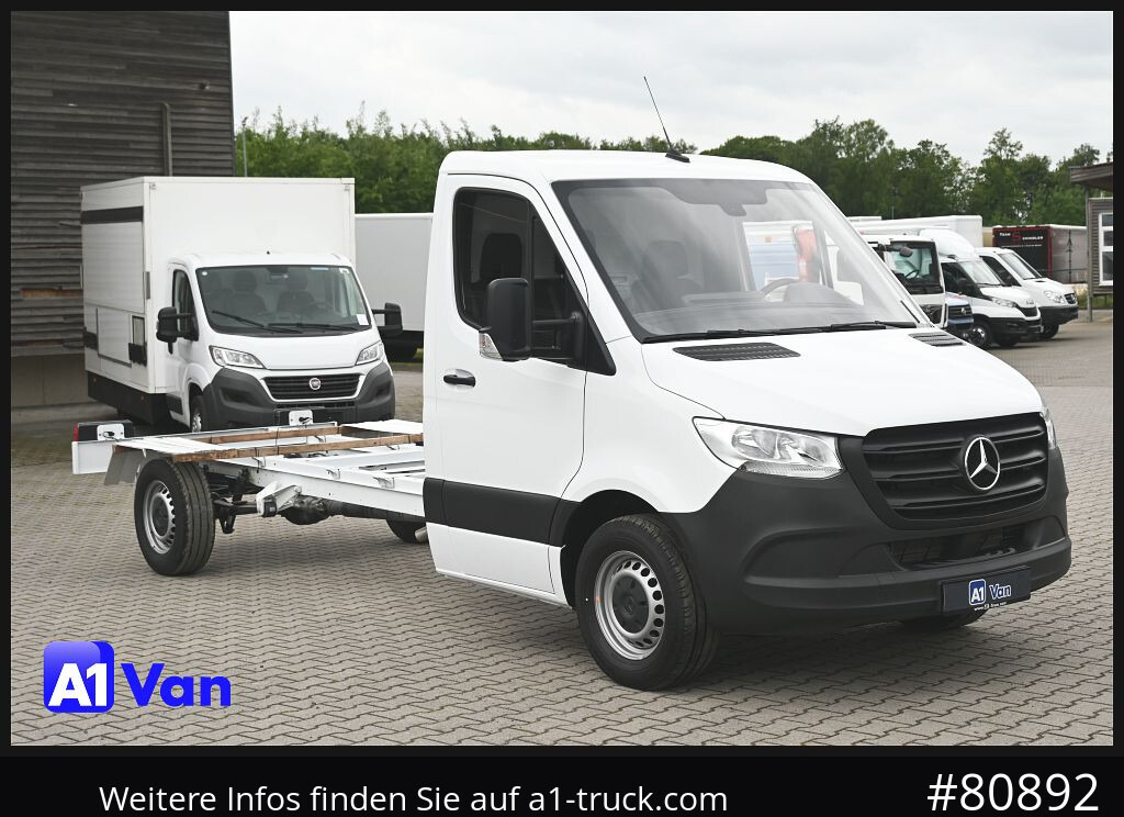 MERCEDES-BENZ Sprinter 317 CDI Fahrgestell, NEU, Klima, Tempomat, 3-Sitzer - Chassis lastebil: bilde 1 MERCEDES-BENZ Sprinter 317 CDI Fahrgestell, NEU, Klima, Tempomat, 3-Sitzer - Chassis lastebil: bilde 1