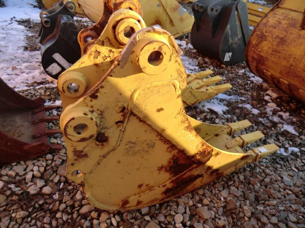 Caterpillar 307 Benna HD con denti, marca ROMEA, peso 200 kg, anno di costruzione 2004. Larghezza mm 300. - Gravemaskinskuffe: bilde 5 Caterpillar 307 Benna HD con denti, marca ROMEA, peso 200 kg, anno di costruzione 2004. Larghezza mm 300. - Gravemaskinskuffe: bilde 5