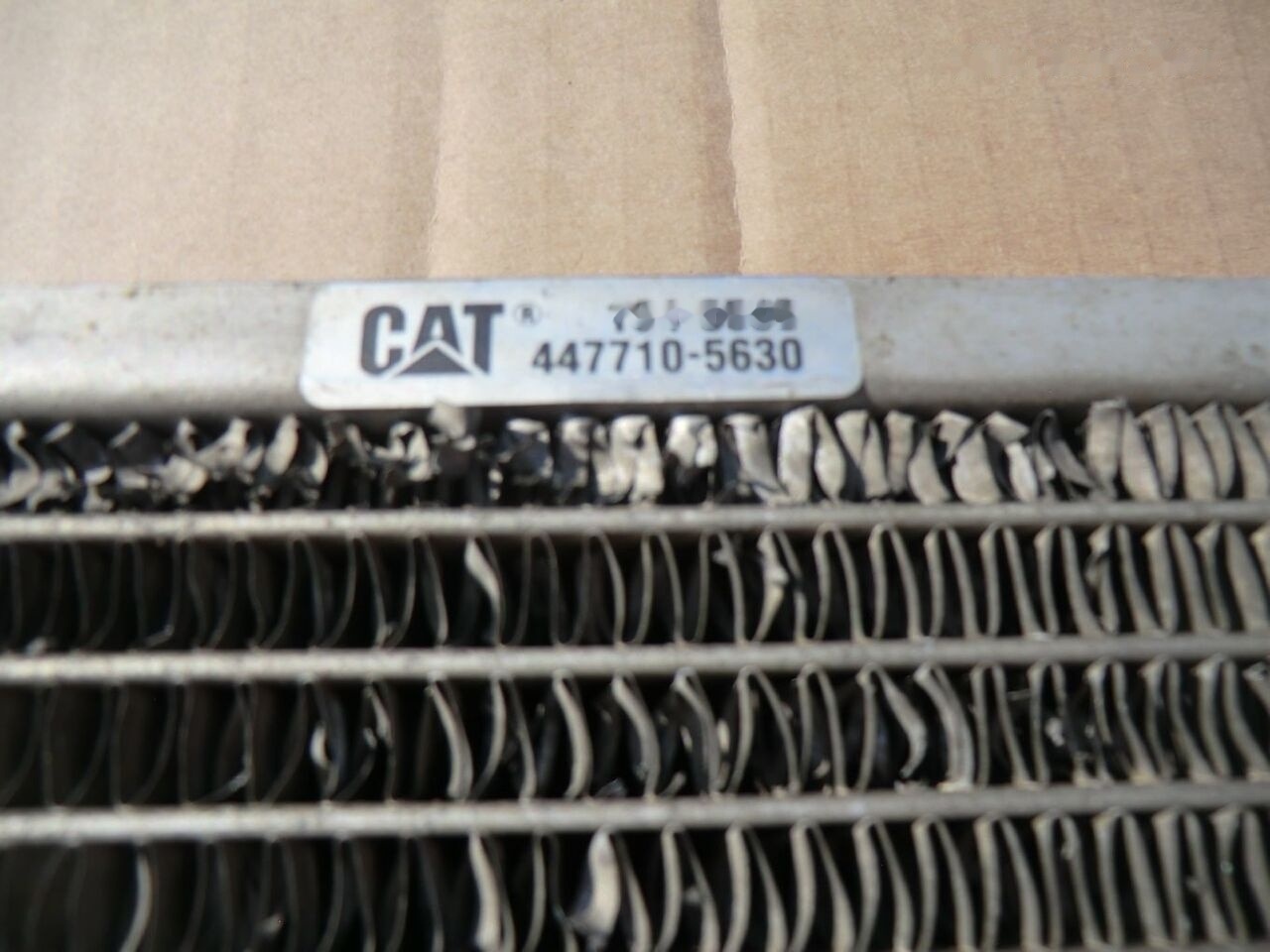Caterpillar 319C NL KGL00643 - Kondensator for Gravemaskin: bilde 3 Caterpillar 319C NL KGL00643 - Kondensator for Gravemaskin: bilde 3
