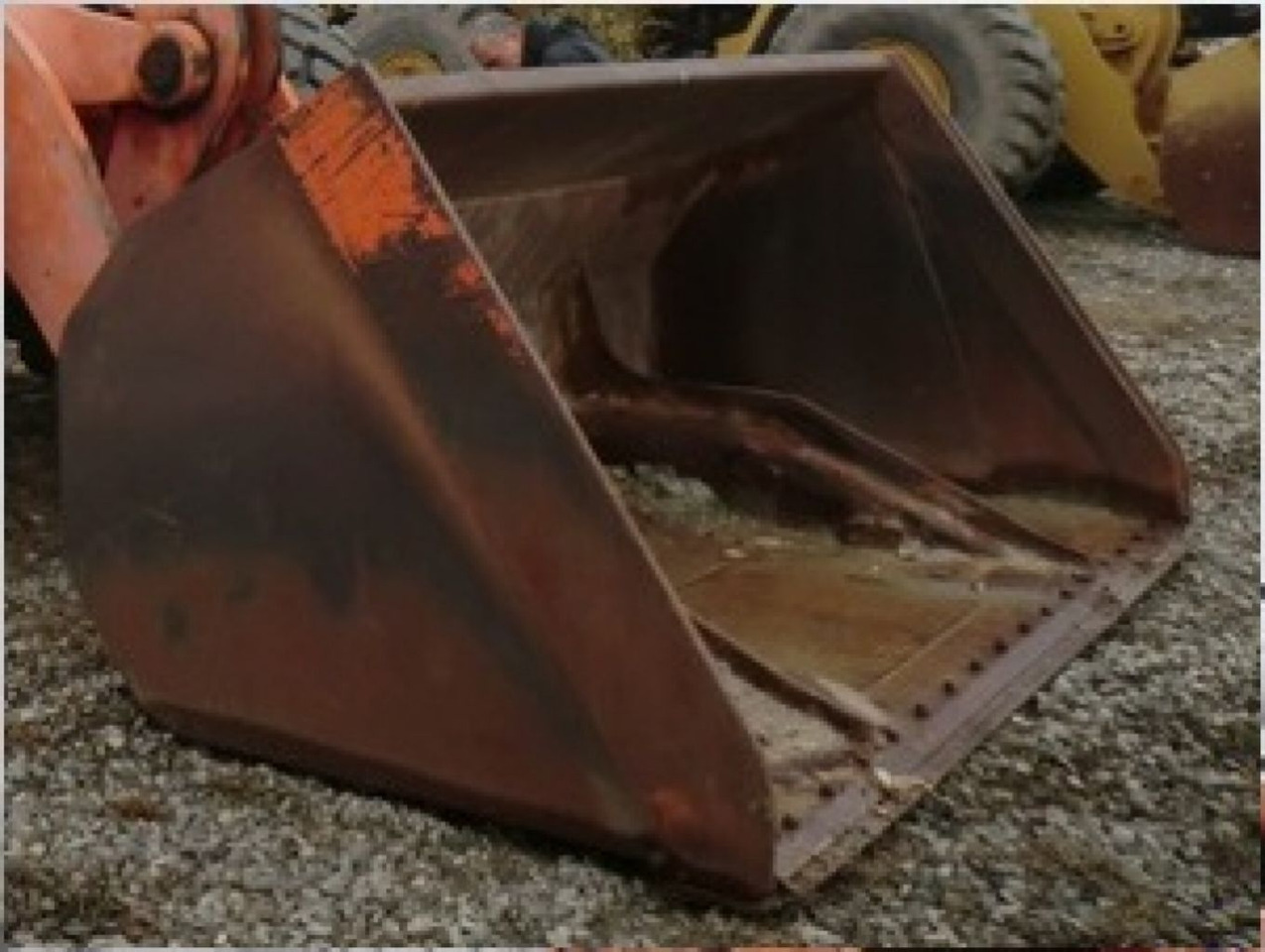 FIAT HITACHI W270 Benna ad alto ribaltamento, completo di salvatagliente. - Lasterskuffe: bilde 1 FIAT HITACHI W270 Benna ad alto ribaltamento, completo di salvatagliente. - Lasterskuffe: bilde 1