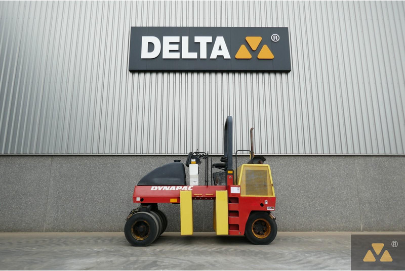 Dynapac CP142 - Gummihjuls vals: bilde 1 Dynapac CP142 - Gummihjuls vals: bilde 1