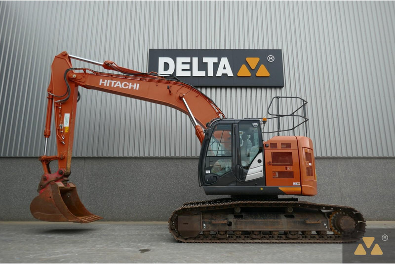 Beltegraver Hitachi ZX225USLC-6: bilde 1