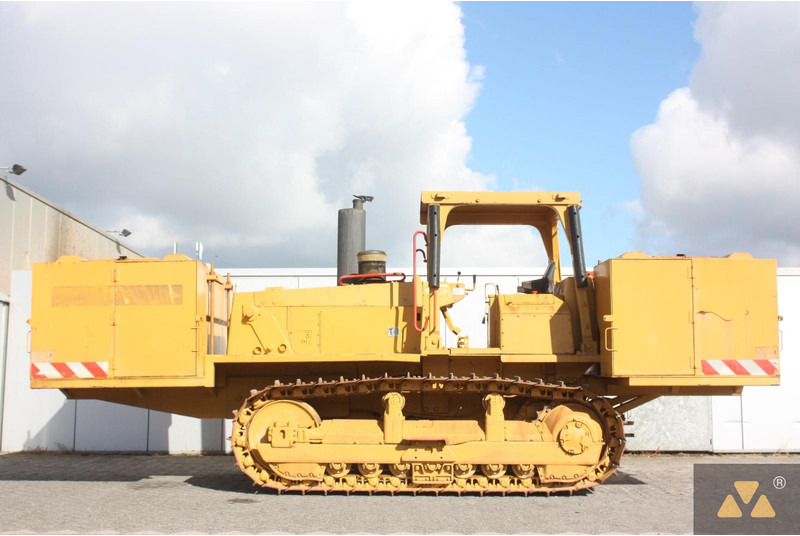 Caterpillar D6E Fuel tanker - Lastebil: bilde 1 Caterpillar D6E Fuel tanker - Lastebil: bilde 1