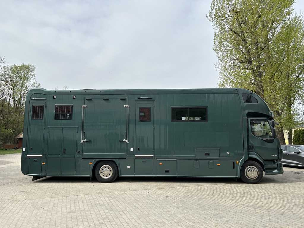 Volvo STX FL, FOR 6 PEOPLE, FOR TRANSPORTING FIVE HORSES, CAMERA, 2X HYDRAULIC FRONT - Hestebil: bilde 2 Volvo STX FL, FOR 6 PEOPLE, FOR TRANSPORTING FIVE HORSES, CAMERA, 2X HYDRAULIC FRONT - Hestebil: bilde 2