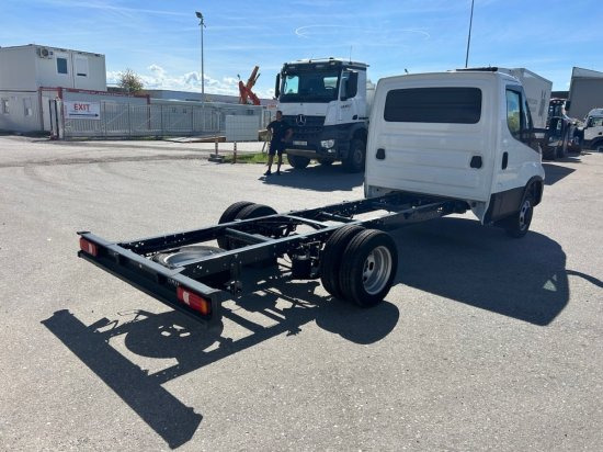 Iveco Daily 40 - 180 Fahrgestell, E6 Ohne Motor/Ohne Getriebe 2 Stück verfügbar - Chassis lastebil: bilde 5 Iveco Daily 40 - 180 Fahrgestell, E6 Ohne Motor/Ohne Getriebe 2 Stück verfügbar - Chassis lastebil: bilde 5